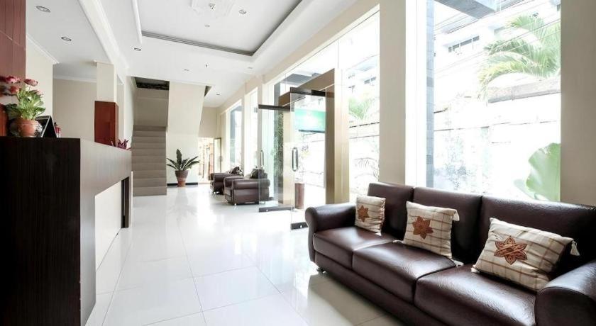 Malioboro Garden Hotel Yogyakarta Exterior foto