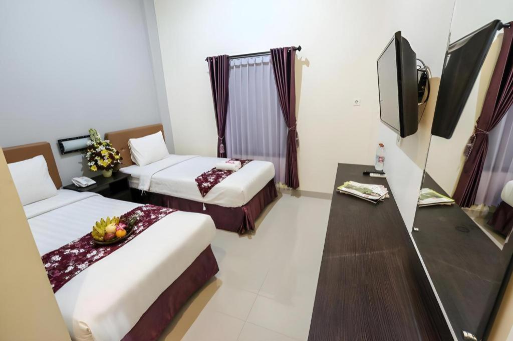 Malioboro Garden Hotel Yogyakarta Exterior foto