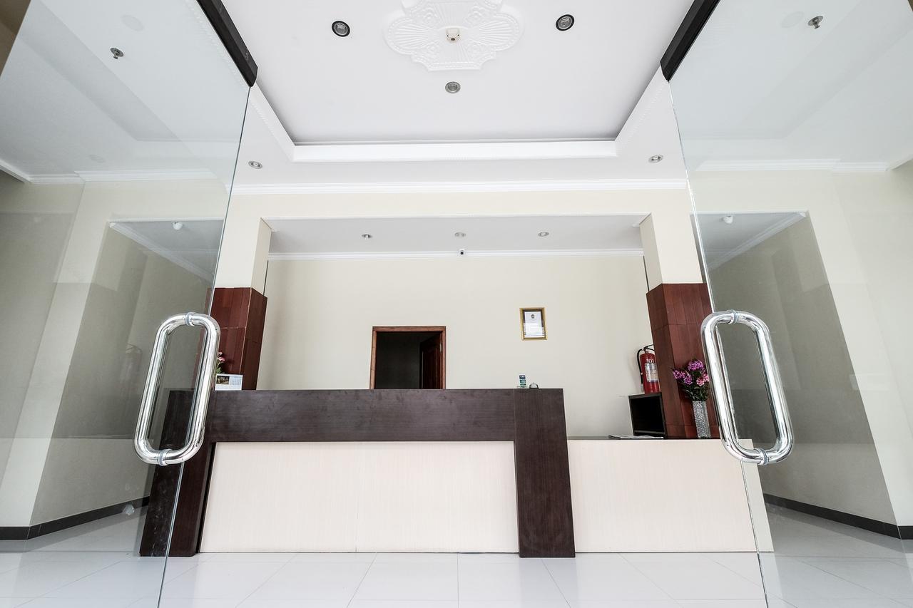 Malioboro Garden Hotel Yogyakarta Exterior foto